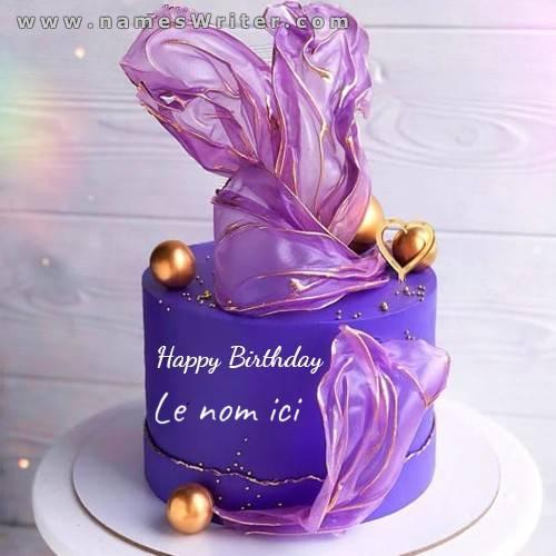 Gâteau à la crème violette et coeurs